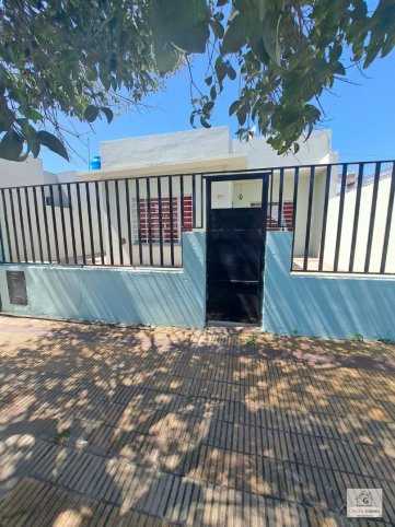 Casa en Montiel 227, 2 dorm, 80m², garage, amplio lote