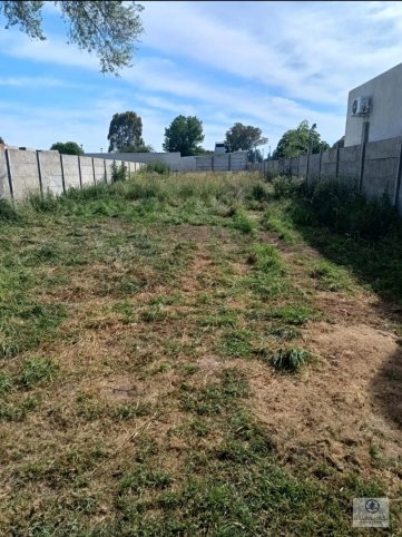 Lote amplio 10x45 mts con servicios — Independencia