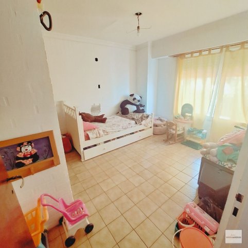 Casa en planta baja con 2 dorm, 140m² y garaje — Montiel esquina 25 de Mayo