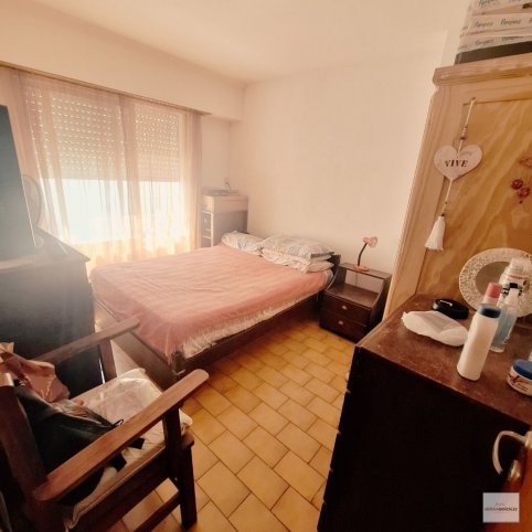 Casa en planta baja con 2 dorm, 140m² y garaje — Montiel esquina 25 de Mayo