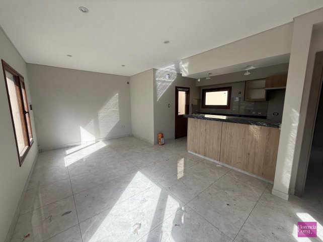 Casa en Barrio Mirage, 58m², 2 dorm, 1 baño, garage