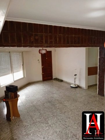 Casa en excelente ubicación, 2 dorm, 200m², Garibaldi esquina Alberdi