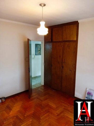 Casa en excelente ubicación, 2 dorm, 200m², Garibaldi esquina Alberdi
