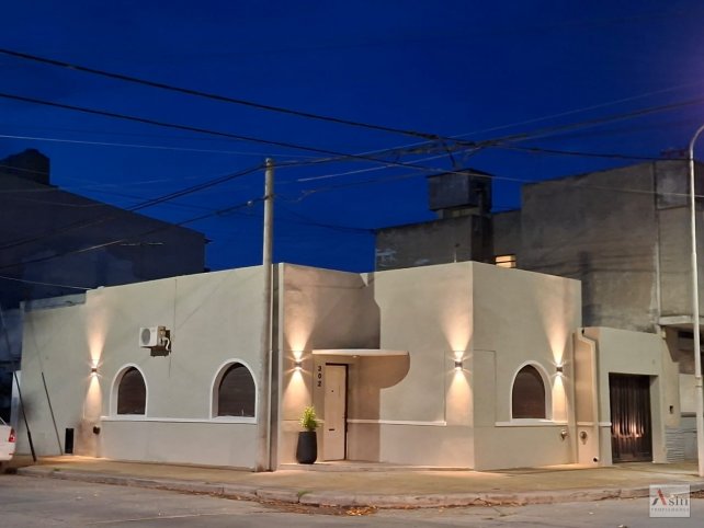Casa en Venta 2 dorm, 116m² — 14 de Julio y Montevideo