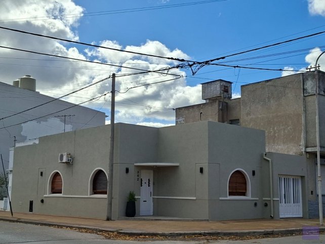 Casa 2 dorm, 116m² en Montevideo 302 — Semicéntrico
