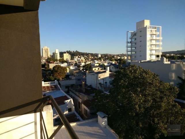 Depto 2 dorm, 111m² con cochera y pileta — Chacabuco