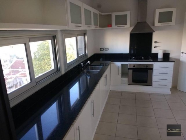 Depto 2 dorm, 111m² con cochera y pileta — Chacabuco