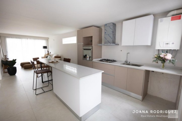 Depto 2 dorm, 80m² con cochera — Maipú 743