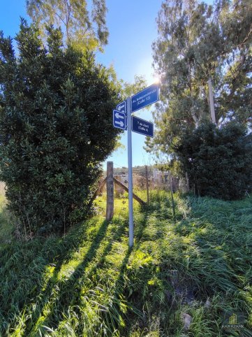 Lote en esquina 825m² con servicios en Gardey