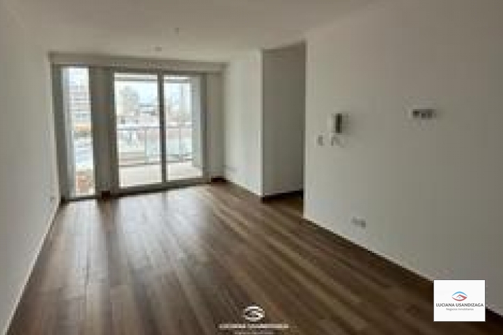 Depto 3 amb, 90m² en zona céntrica con pileta y cochera