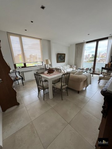 Depto 2 dorm, 93m² en 4to piso con cochera — Pinto al 1000