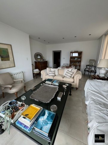 Depto 2 dorm, 93m² en 4to piso con cochera — Pinto al 1000