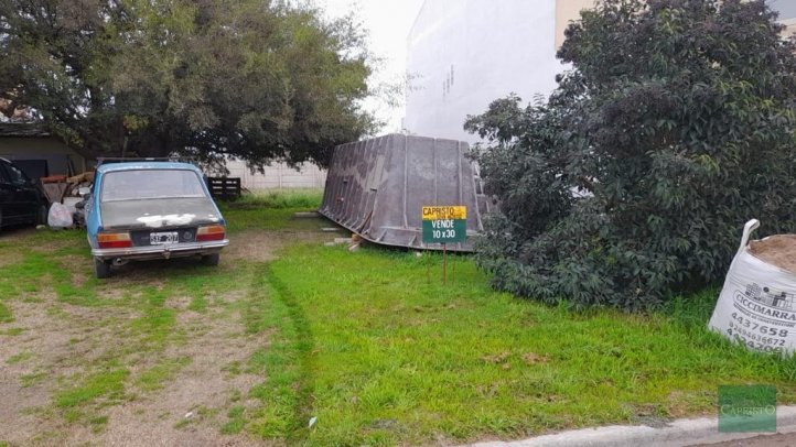 Lote en venta de 300m² en Langueyu al 900