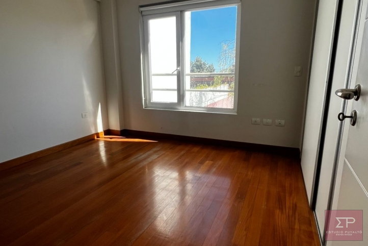 Depto 2 dorm, 100m² con 2 cocheras — Edificio Bertoli