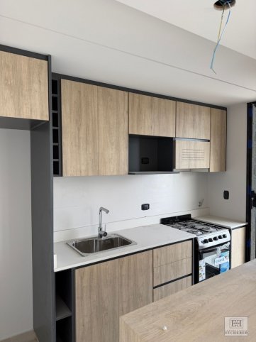 Depto 2 dorm, 80m² con cochera — Centro