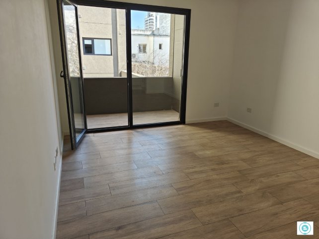 Depto 1 dorm, 58m² con cochera y pileta — 4 de Abril
