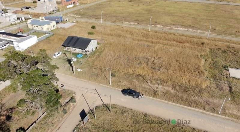 Lote en venta 387m² con servicios — Cuba y San Francisco