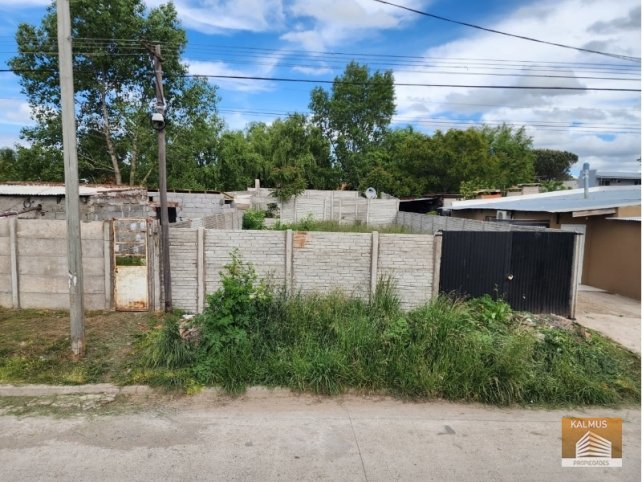 Terreno 249m² en Alvarado 616, cercado y listo para construir