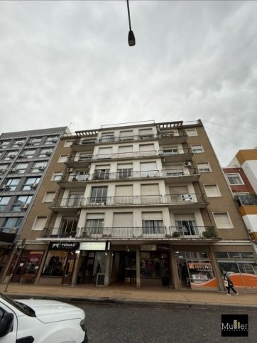 Depto 3 amb, 140m² en excelente estado — Pinto 450