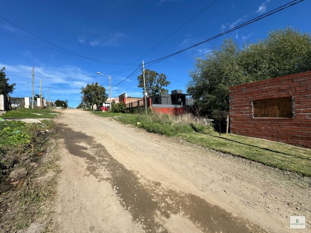 Lote irregular de 318m² en Picheuta 420