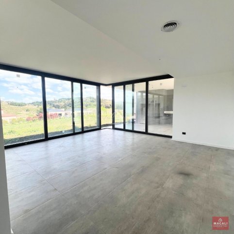 Casa 3 dorm, 230m² a estrenar en Valle Escondido