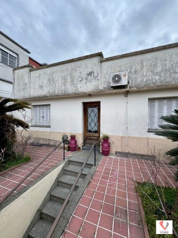 Casa en venta Alberdi 600, 150m², 3 dorm, 2 baños, gran lote verde