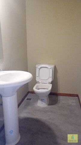 Casa a estrenar 2 dorm, 2 baños, garage — Mosconi 900