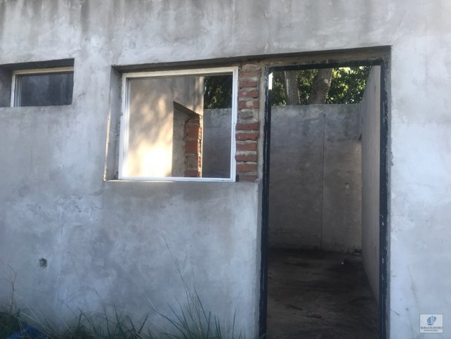 Lote c/edificación 55m² en Formosa y Azucena
