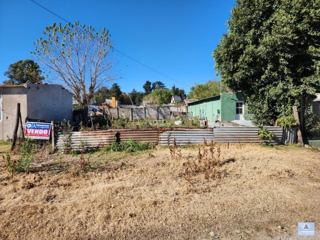 Lote en venta 249m² en calle Lester — zona de crecimiento