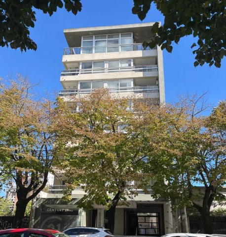 Depto 2 dorm, 90m² en Av. Santamarina, con cochera y ascensor