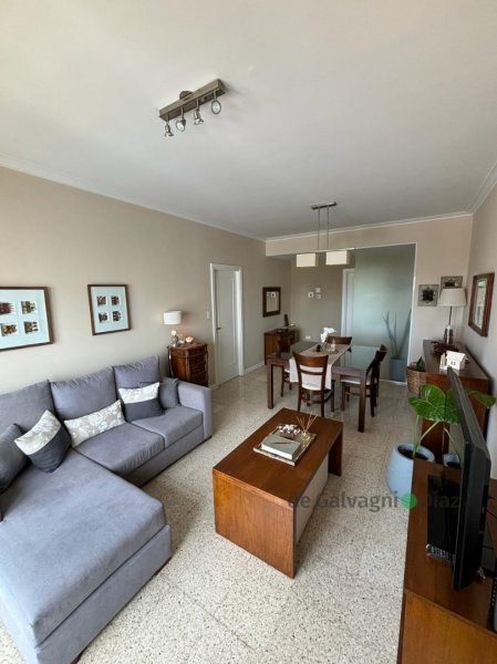 Depto 3 dorm, 77m² en Sarmiento 574, luminoso y con cochera
