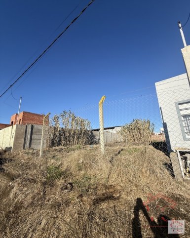 Lote en venta 8,33x32,50m en Laprida 2100