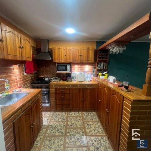 Casa en Venta PH 1 dorm, 1 baño, 1 garage — Primera Junta 2900