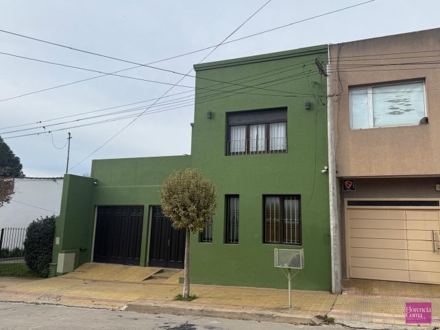 Casa 3 dorm, 253m² con pileta y quincho — Callao