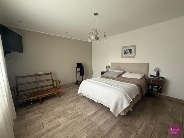 Casa 3 dorm, 253m² con pileta y quincho — Callao