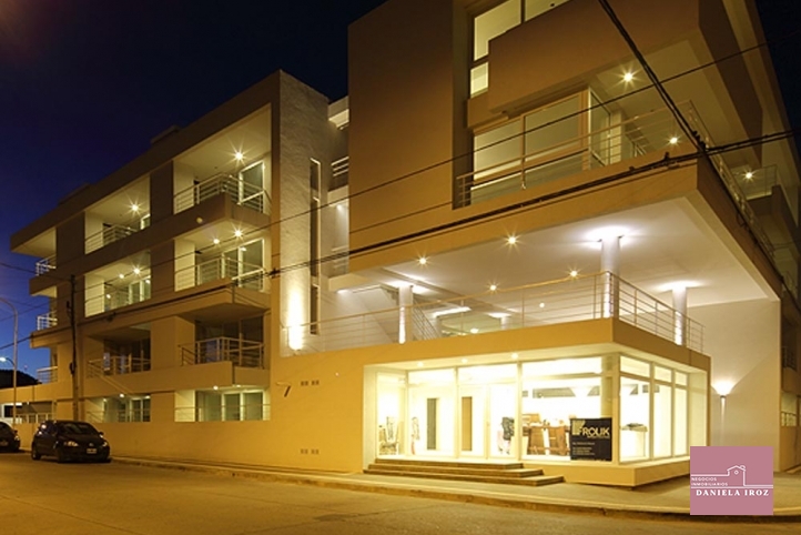 Depto 1 dorm, 62m² con cochera — Alberdi y Garibaldi
