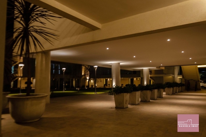 Depto 1 dorm, 62m² con cochera — Alberdi y Garibaldi