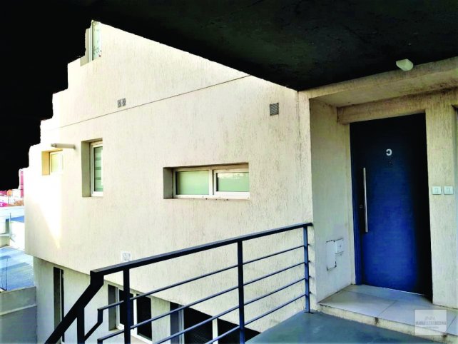 Depto 2 dorm, 73m² con cochera — Chacabuco 864