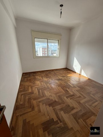 Departamento en venta sobre calle 9 de Julio al 400, 2 dorm, 1 baño, cochera
