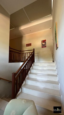 Casa 4 dorm, lote 10x65 — Roser 1700