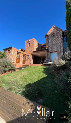 Casa 4 dorm, lote 10x65 — Roser 1700