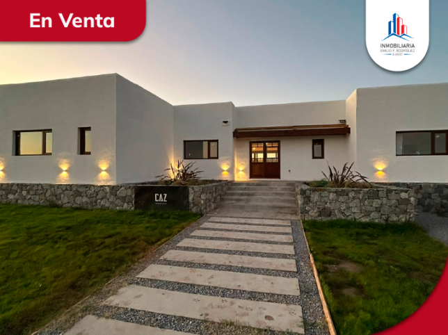 Casa en Venta 3 dorm, 280m² cubiertos, 1500m² terreno, con piscina
