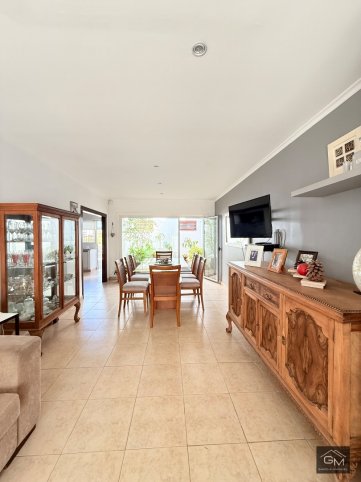 Casa 3 dorm, 200m² con garage — Lobería 937