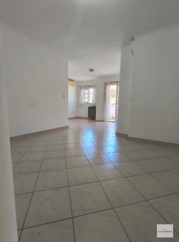 Depto 2 dorm, 69m² en 1° piso con 2 cocheras — Centro