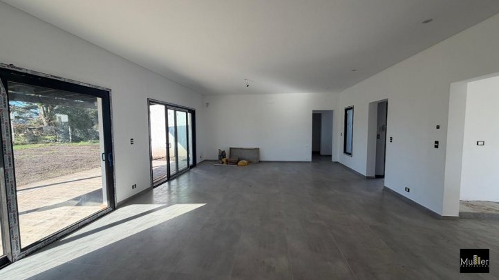 Casa 3 dorm, 180m² en Napaleofú