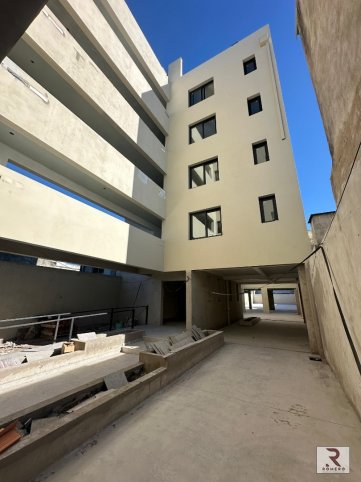 Depto 2 dorm, 86m² con cochera — Uriburu
