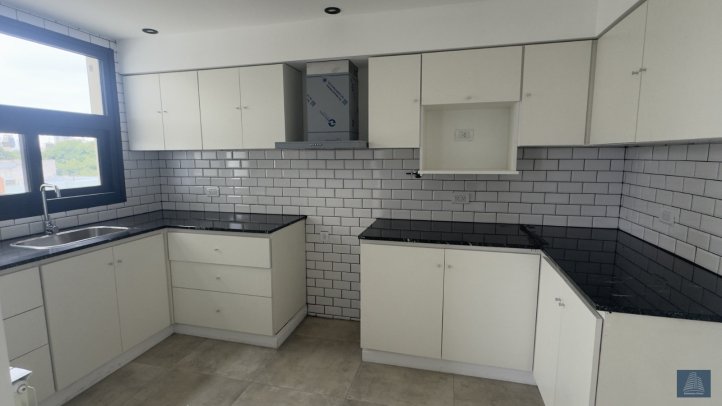 Depto 2 dorm, 86m² con cochera — Uriburu 1026