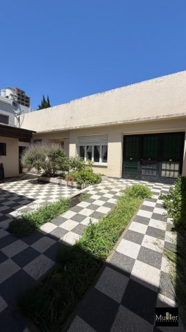 Casa 3 hab, 2 baños, garage, Paz al 800