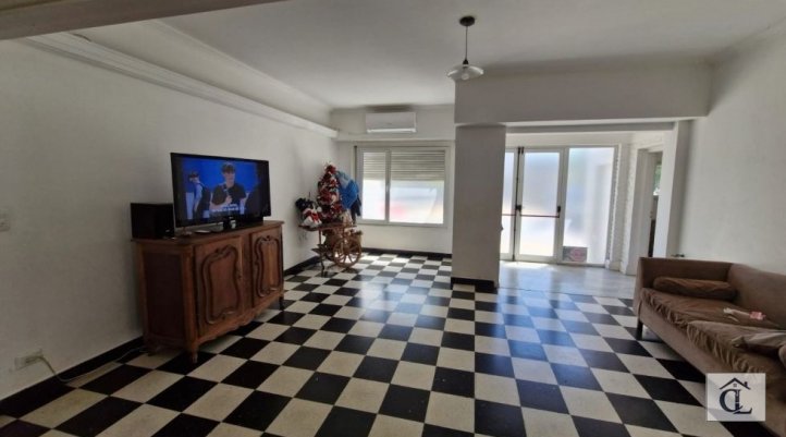 En Venta Importante Casa Semicéntrica