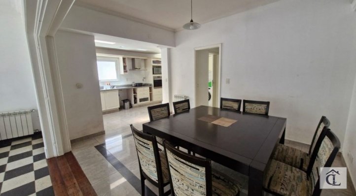 En Venta Importante Casa Semicéntrica
